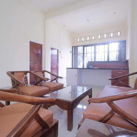 Oyo 2555 Diva Residen Syariah Hotel Jambi Exterior photo