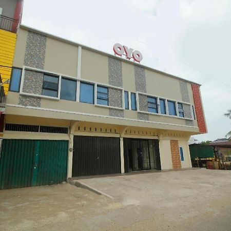 Oyo 2555 Diva Residen Syariah Hotel Jambi Exterior photo