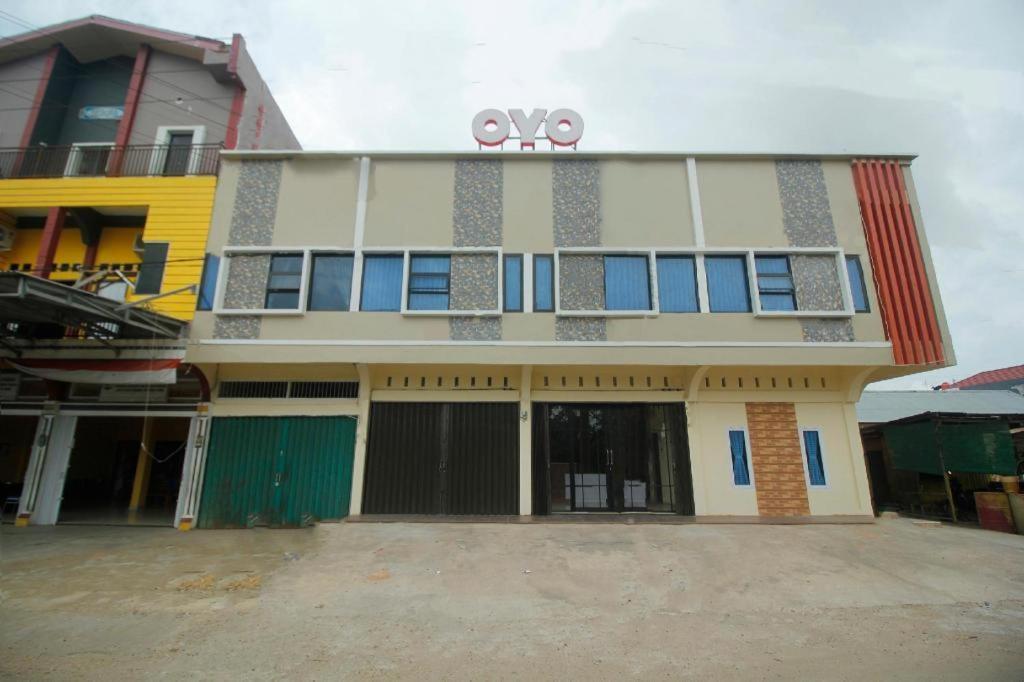 Oyo 2555 Diva Residen Syariah Hotel Jambi Exterior photo
