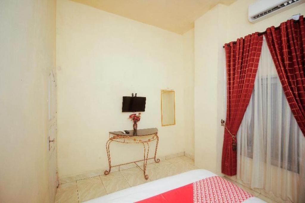 Oyo 2555 Diva Residen Syariah Hotel Jambi Exterior photo